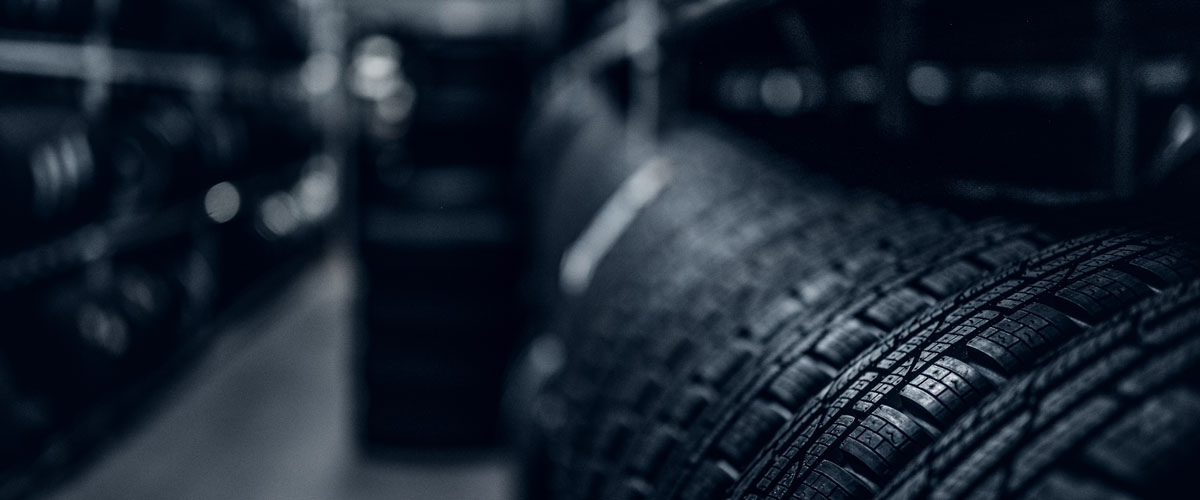 Bodega de Termillantas mostrando las mejores marcas de llantas para carros